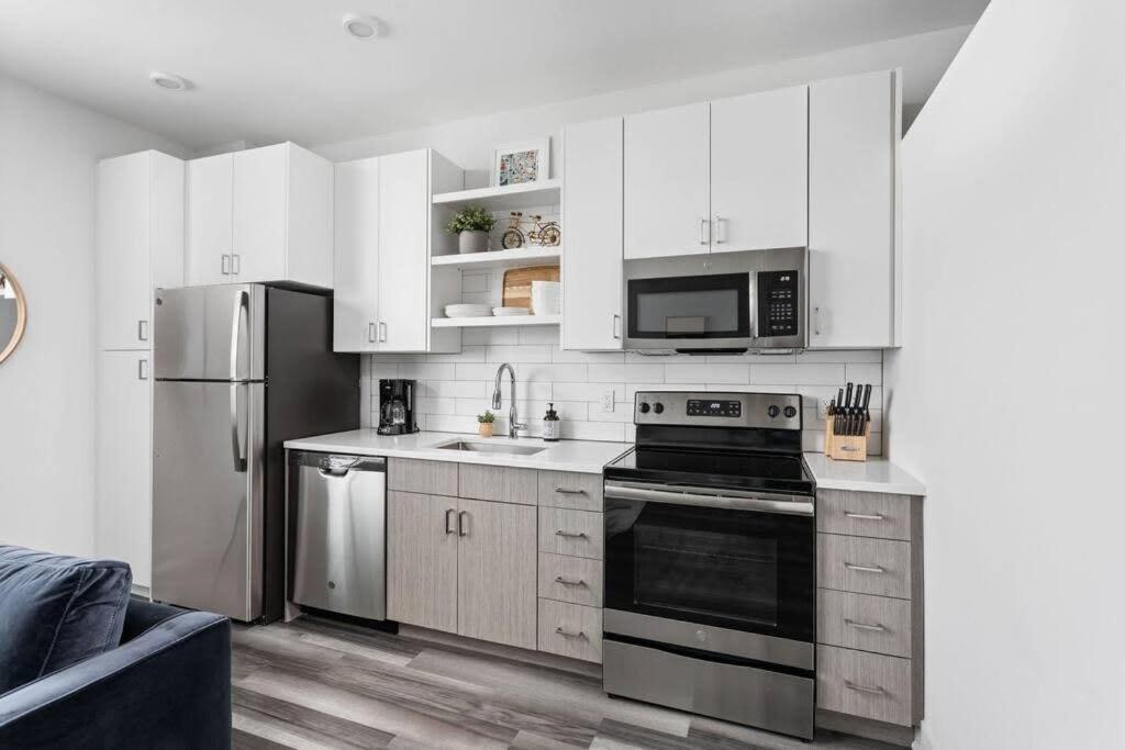 Mid-Century Modern Studio Cozysuites Downtown Indianapolis Buitenkant foto