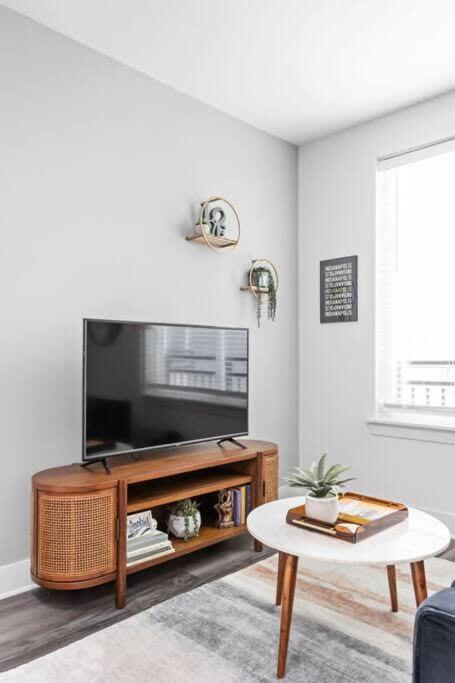 Mid-Century Modern Studio Cozysuites Downtown Indianapolis Buitenkant foto