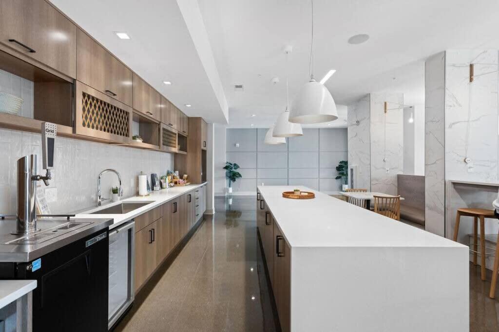 Mid-Century Modern Studio Cozysuites Downtown Indianapolis Buitenkant foto